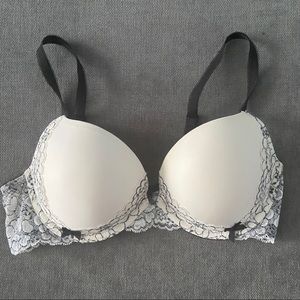 Victoria’s Secret push up bra